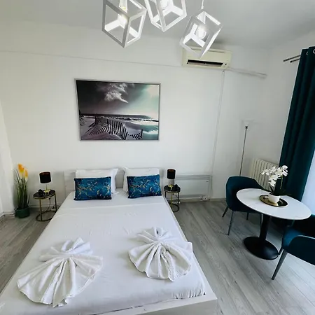 Old Center Apartment *