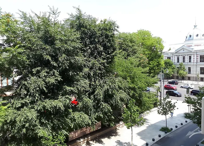 Old Center Бухарест